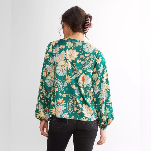 Daytrip Green V-neck Floral Satin Long Sleeve Top - Picture 2 of 4